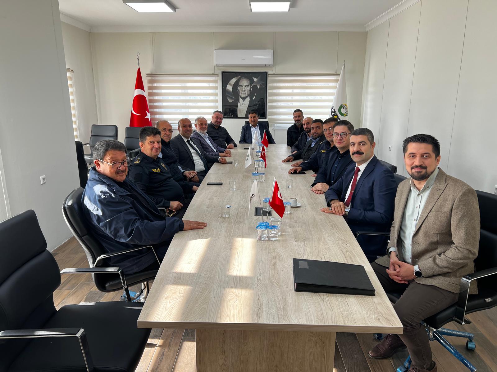 Akhisar İhtisas Zeytin OSB'nin yeni yönetimine yerinde ziyarette bulundu