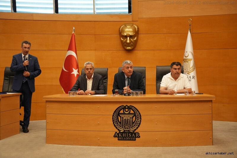 Akhisar Belediye Başkanı Besim Dutlulu, Akhisar Kaymakamı Murat Kütük başkanlığında düzenlenen 